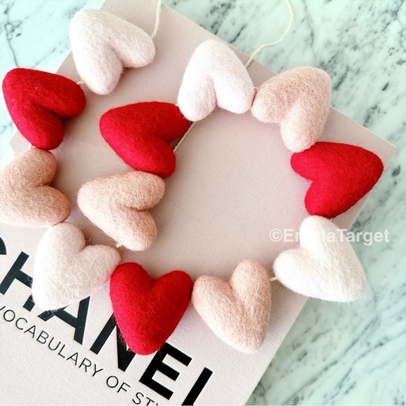 Valentine’s Day Large Heart Felted Wool Garlands 6ft Long & 12 Hearts - Picture 2 of 7